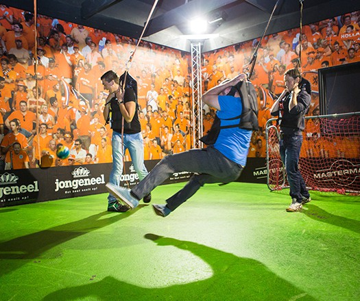 Bungee Soccer in de Uithof